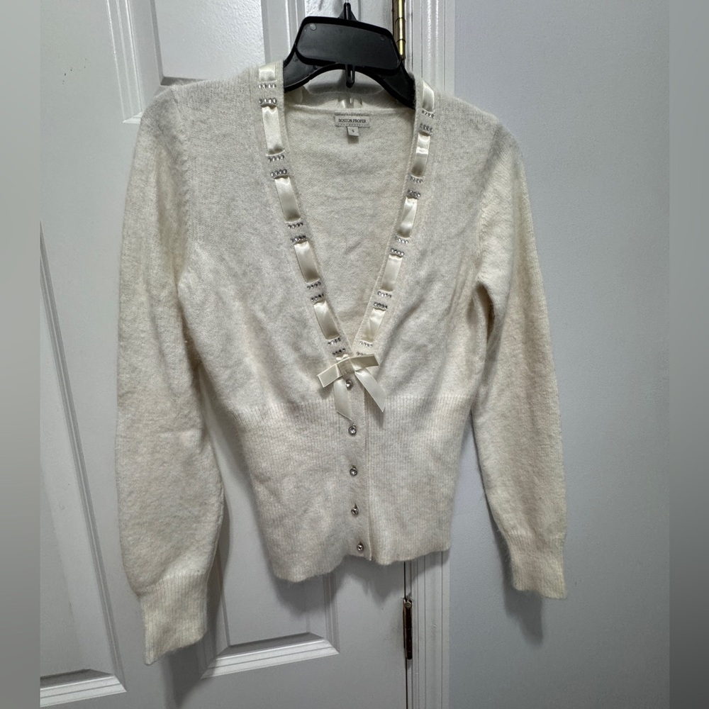 Boston Proper size s v neck cream rhinestone accents sweater